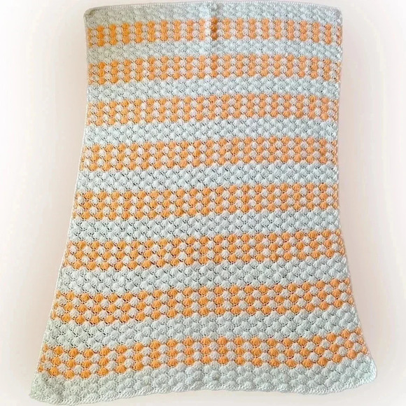 Baby Afghan crocheted shell pattern orange and white EUC! - Picture 1 of 4